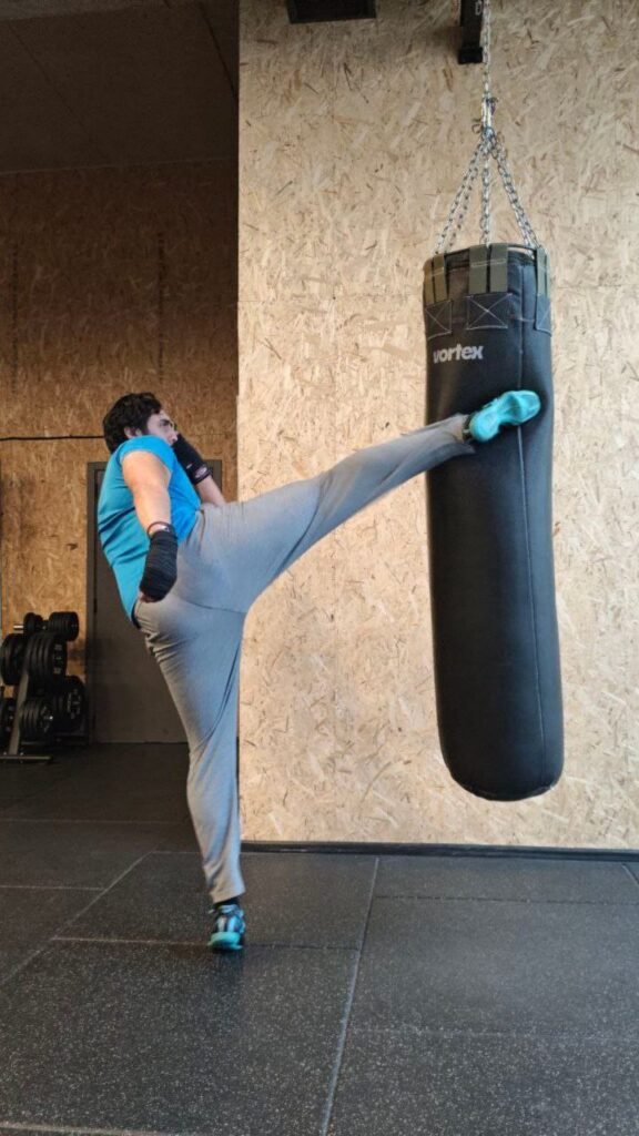 Я активно занимаюсь спортом